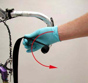 Правую сторону обматываем против часовой стрелки Правую сторону обматываем против часовой стрелки